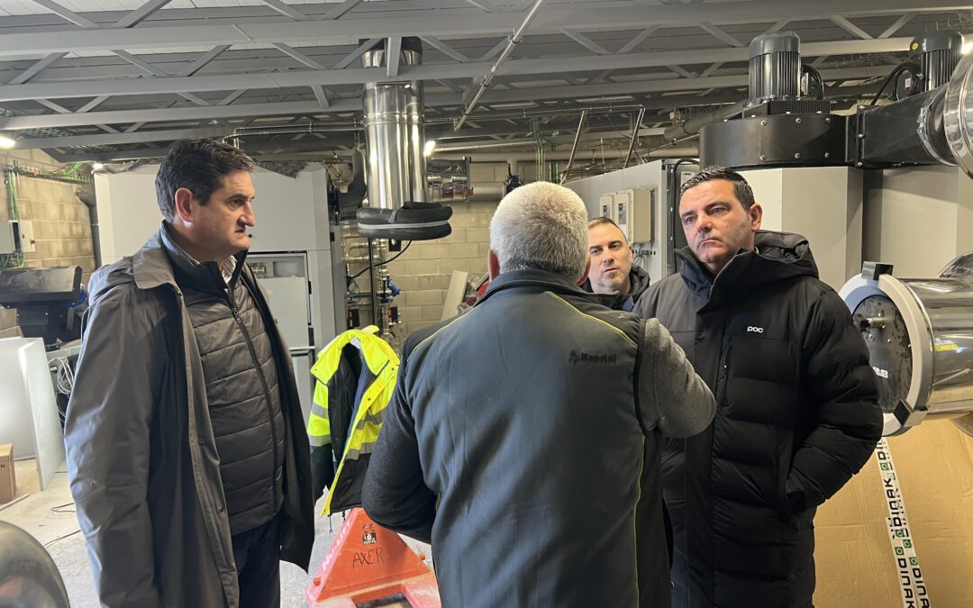 Naut Aran inaugure eth District Heating damb biomassa